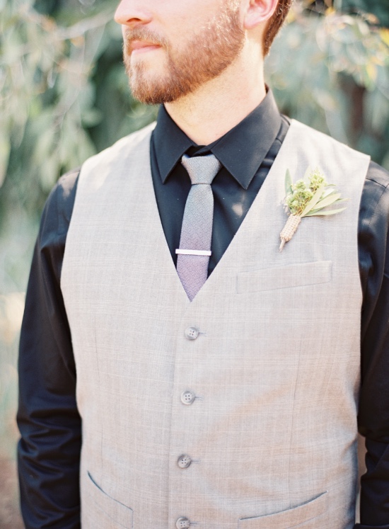 casual-green-and-gold-wedding