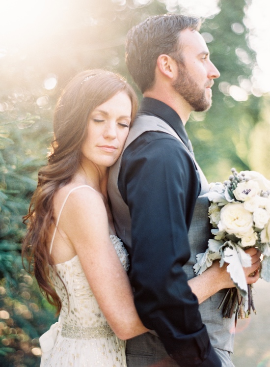 casual-green-and-gold-wedding