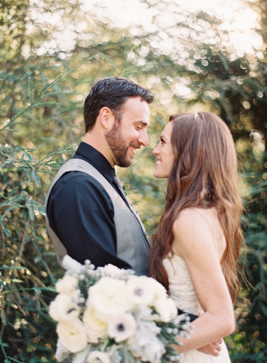 casual-green-and-gold-wedding