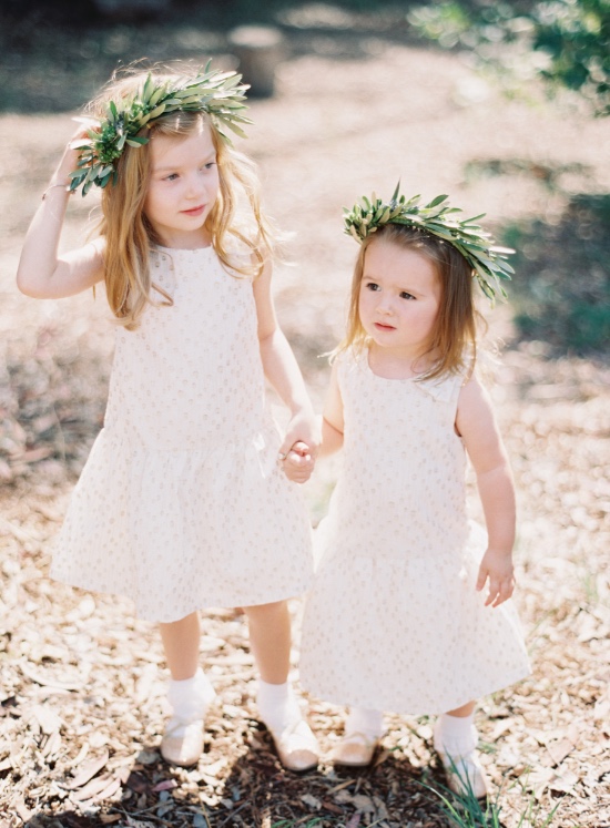 casual-green-and-gold-wedding