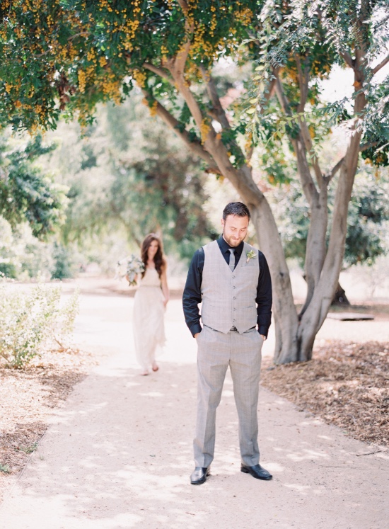 casual-green-and-gold-wedding