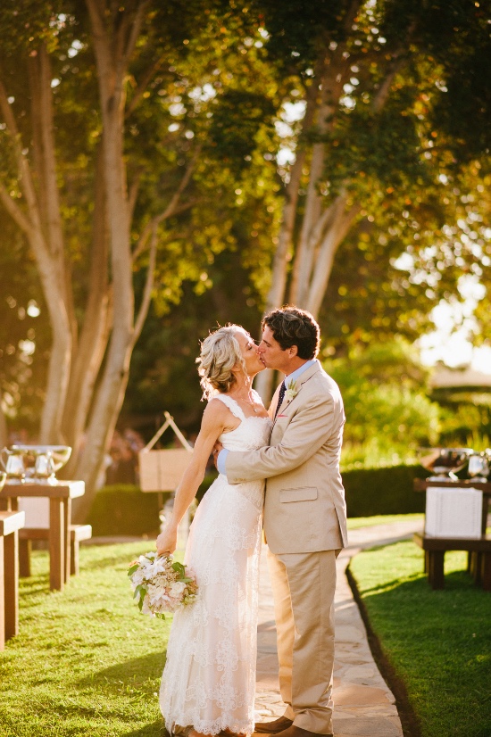 chic-navy-and-white-nautical-wedding