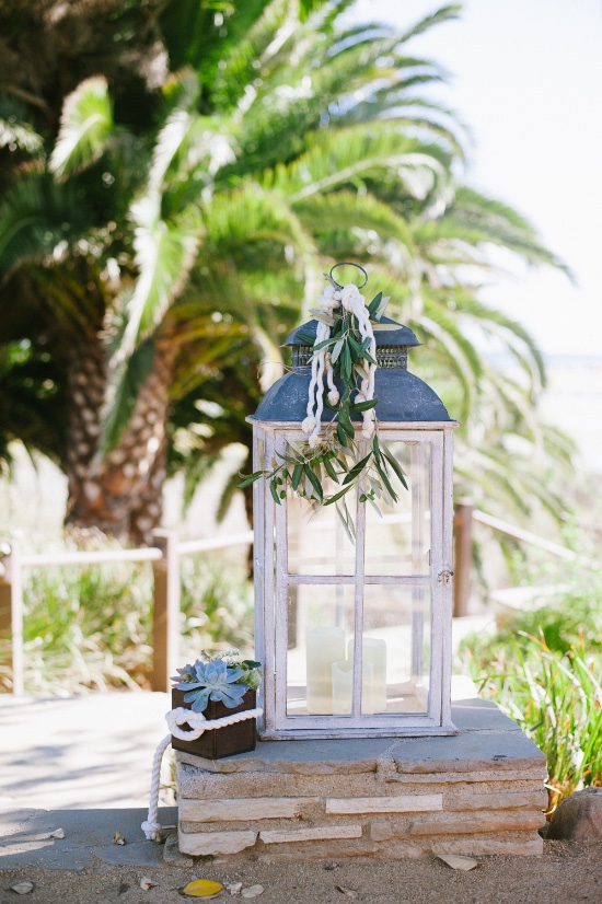 chic-navy-and-white-nautical-wedding