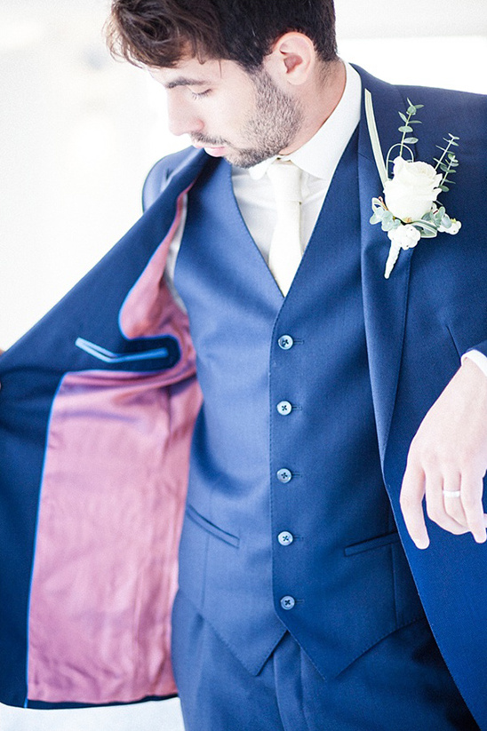 navy blue groomsmen attire @weddingchicks