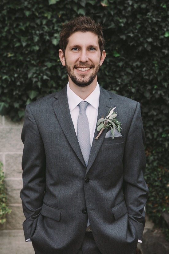 classic-purple-and-gold-wedding