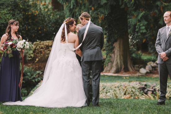 classic-purple-and-gold-wedding