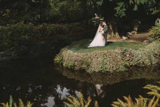 classic-purple-and-gold-wedding