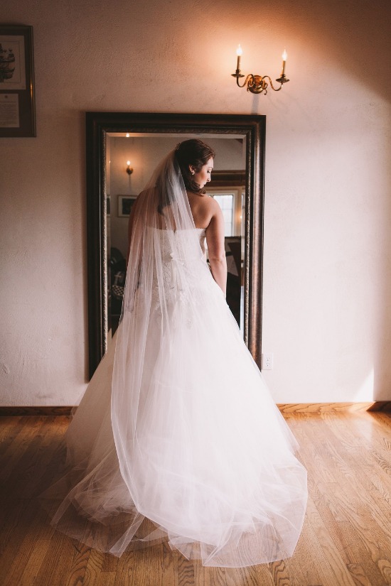 classic-purple-and-gold-wedding