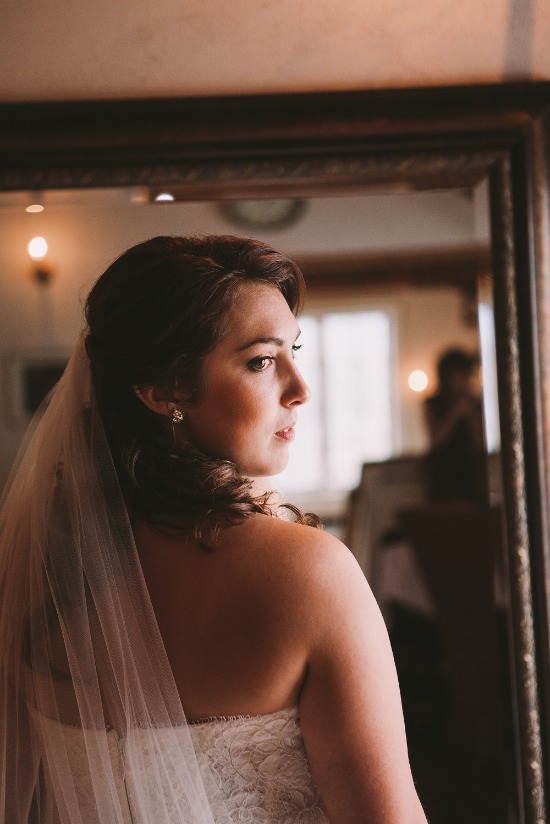 classic-purple-and-gold-wedding