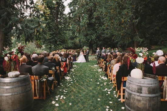 classic-purple-and-gold-wedding
