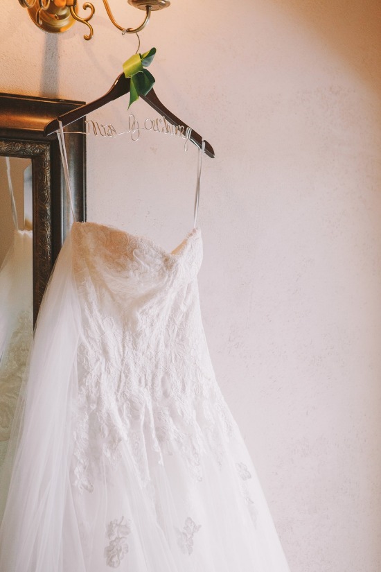 classic-purple-and-gold-wedding