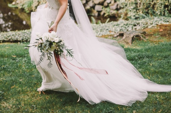 classic-purple-and-gold-wedding