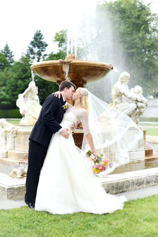 gold-vintage-glam-wedding