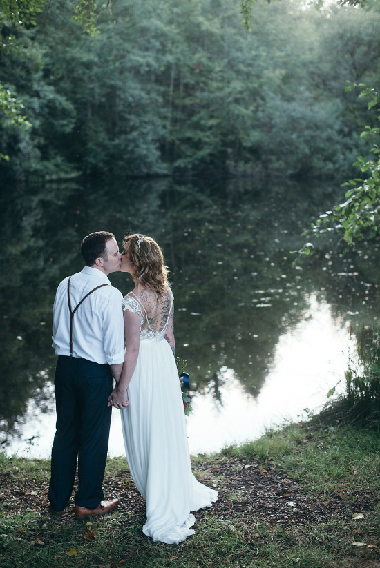 intimate-outdoor-family-style-wedding