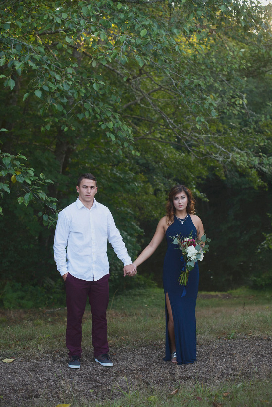 intimate-outdoor-family-style-wedding