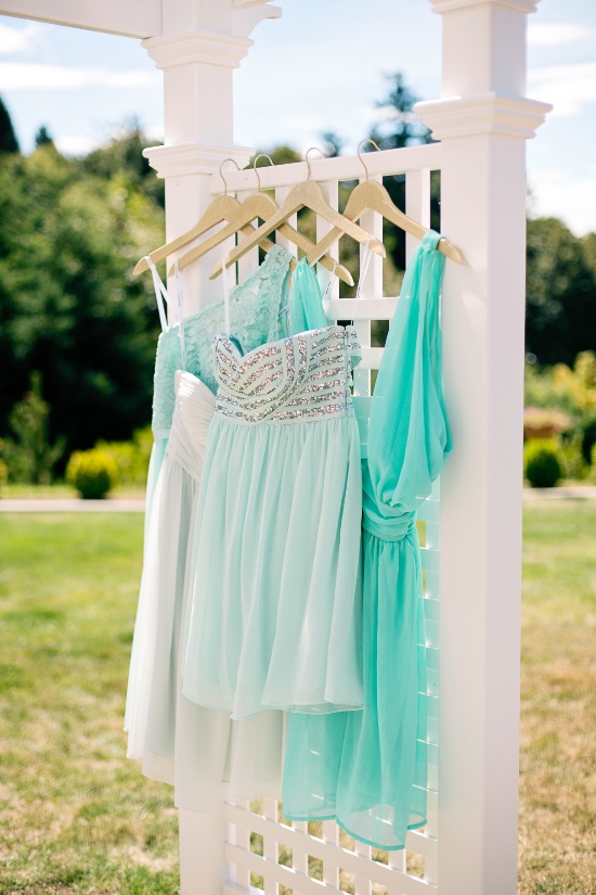 mint-wedding-full-of-signs