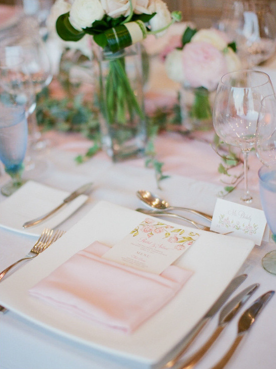 pink modern table setting @weddingchicks