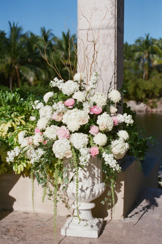 modern-pink-beach-wedding