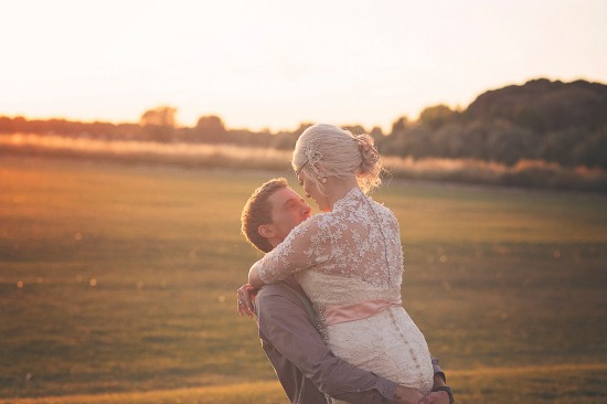 pink-sunset-vintage-wedding
