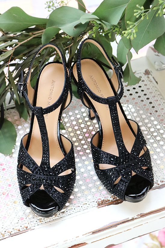 sparkly black heels @weddingchicks