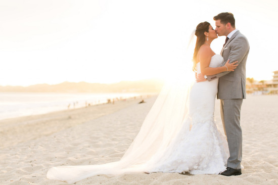 purple-wedding-on-the-beach