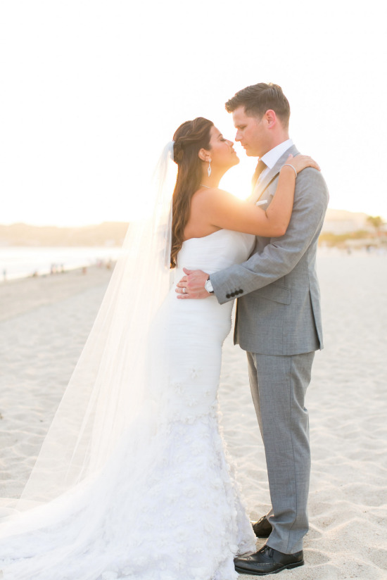 purple-wedding-on-the-beach