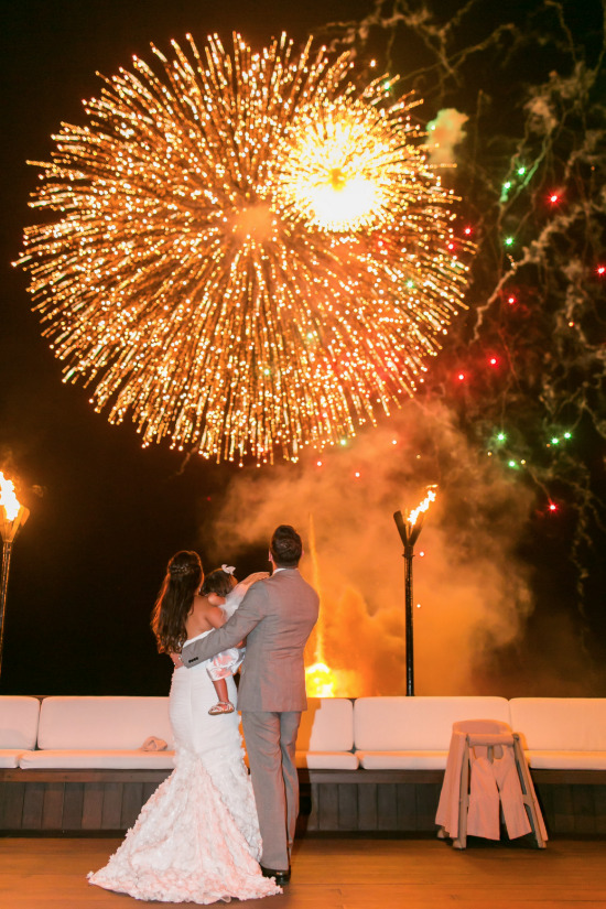 purple-wedding-on-the-beach