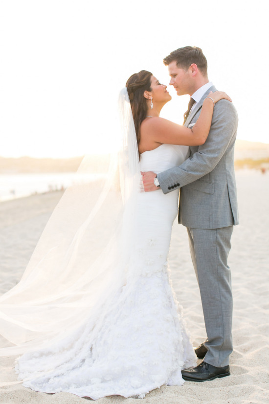 purple-wedding-on-the-beach