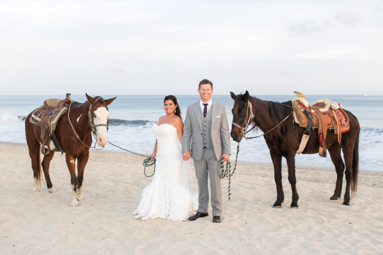 purple-wedding-on-the-beach