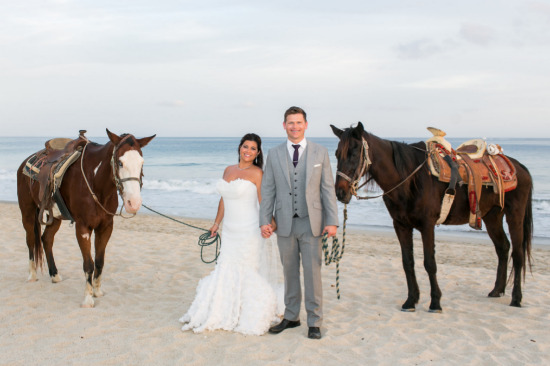 purple-wedding-on-the-beach