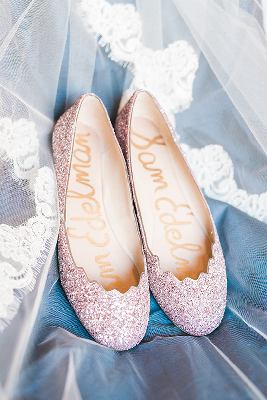 sparkly pink wedding shoes @weddingchicks