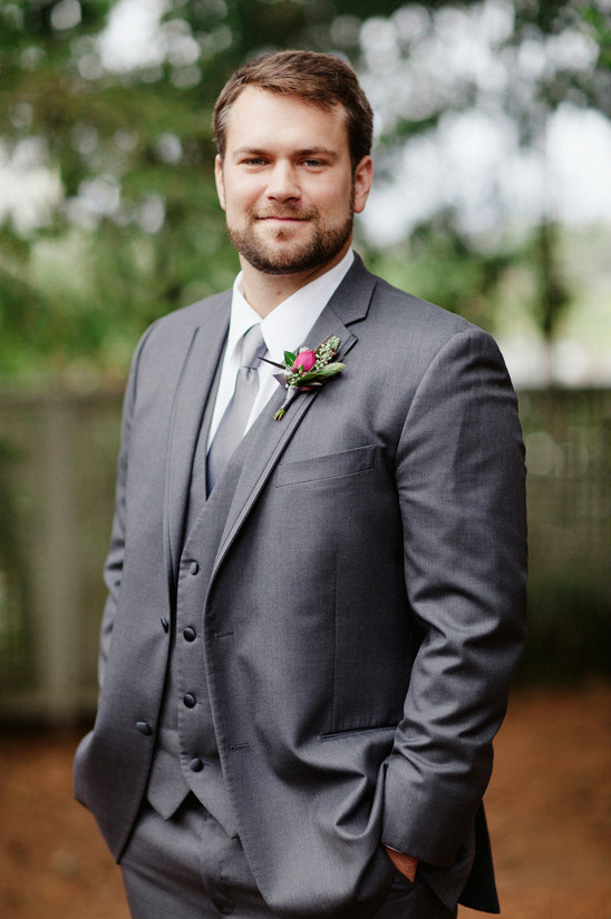 grey groom suit @weddingchicks
