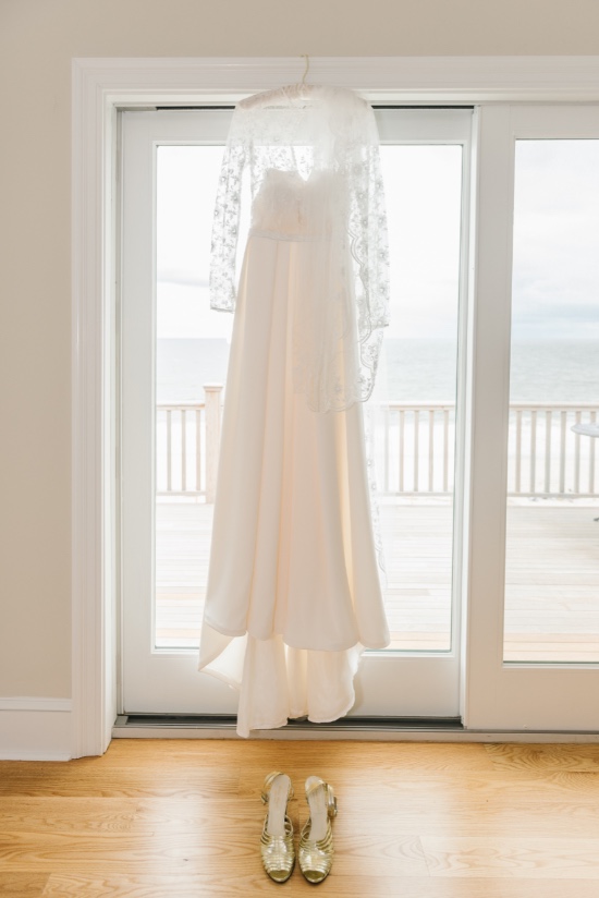 romantic-peach-seaside-wedding