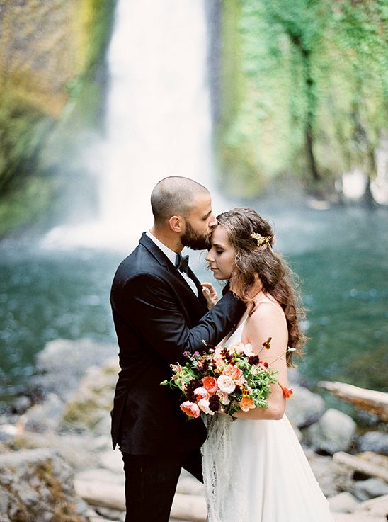 romantic-waterfall-elopement-ideas