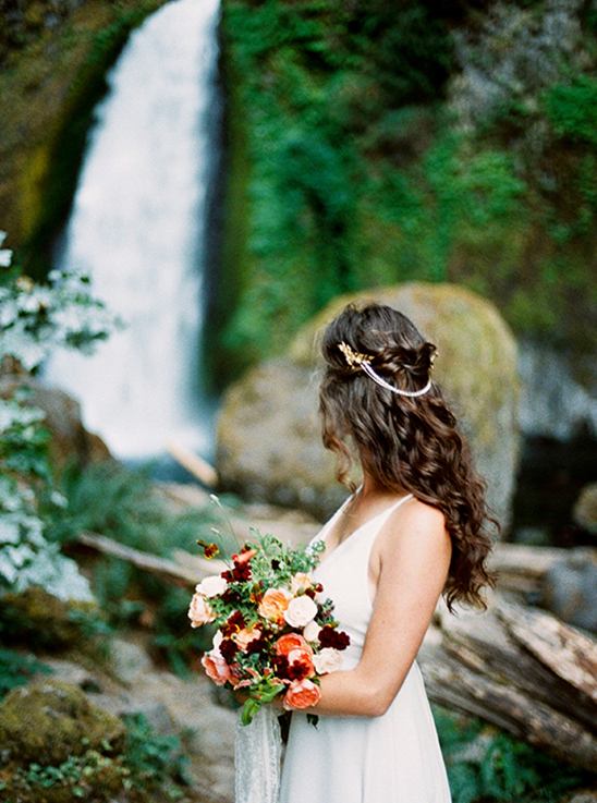 romantic-waterfall-elopement-ideas