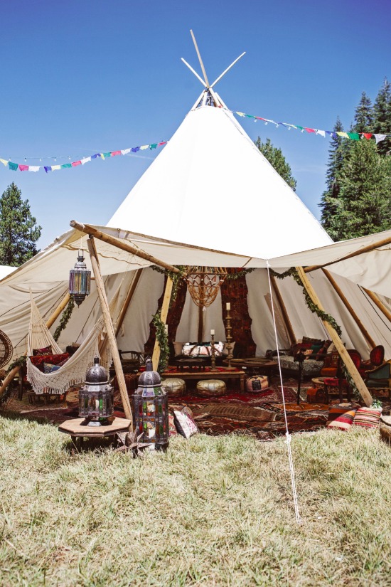 summer-time-camping-wedding