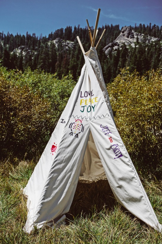 summer-time-camping-wedding