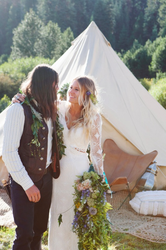 summer-time-camping-wedding