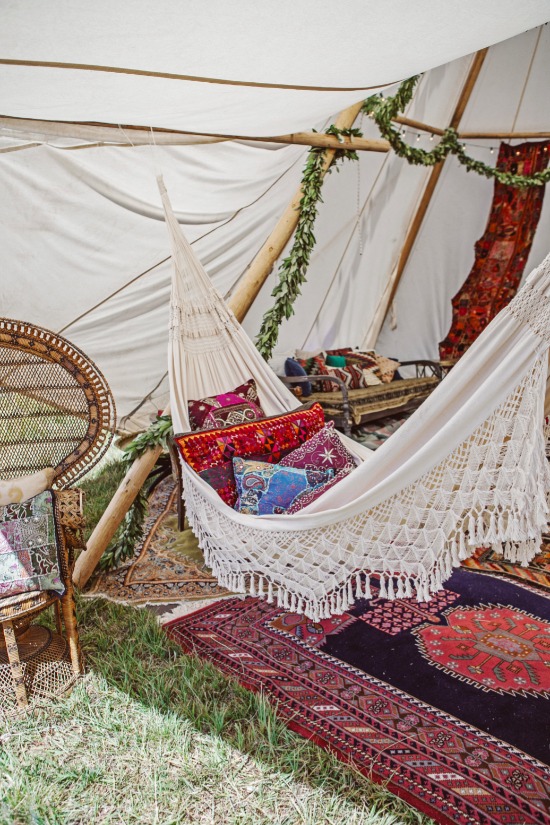 summer-time-camping-wedding