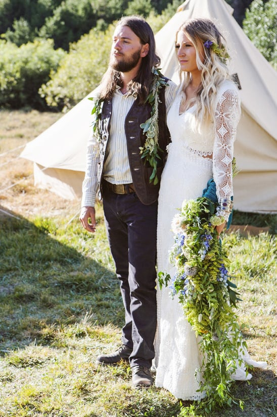 bride and groom fashion @weddingchicks