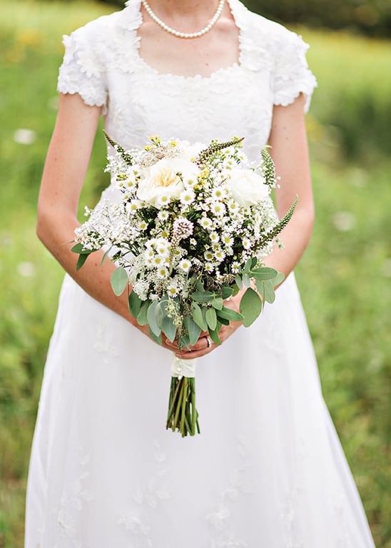 wild flower wedding bouquet @weddingchicks