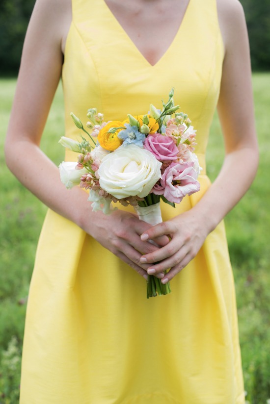 sweet-vintage-yellow-wedding