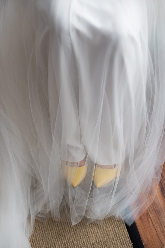 sweet-vintage-yellow-wedding