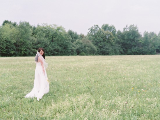 sweet-vintage-yellow-wedding