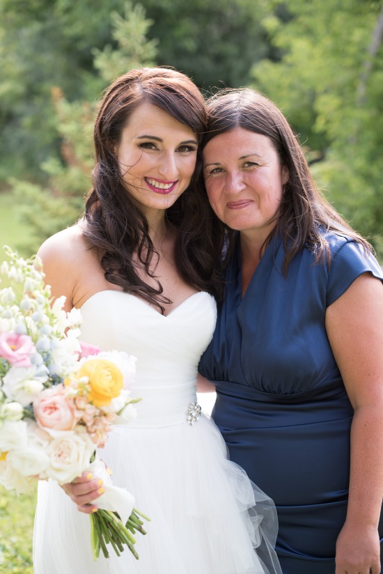 sweet-vintage-yellow-wedding