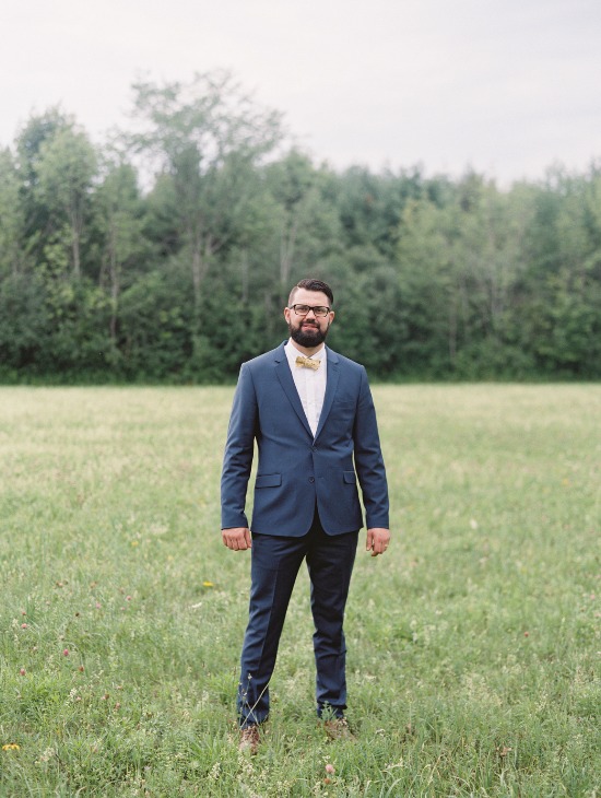sweet-vintage-yellow-wedding