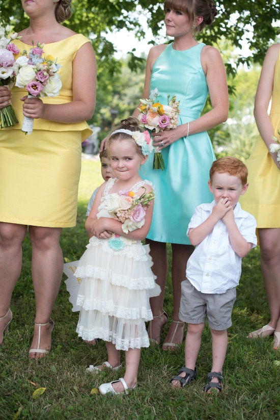 sweet-vintage-yellow-wedding