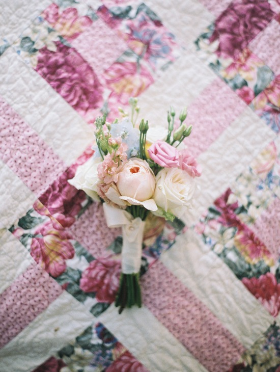 sweet-vintage-yellow-wedding