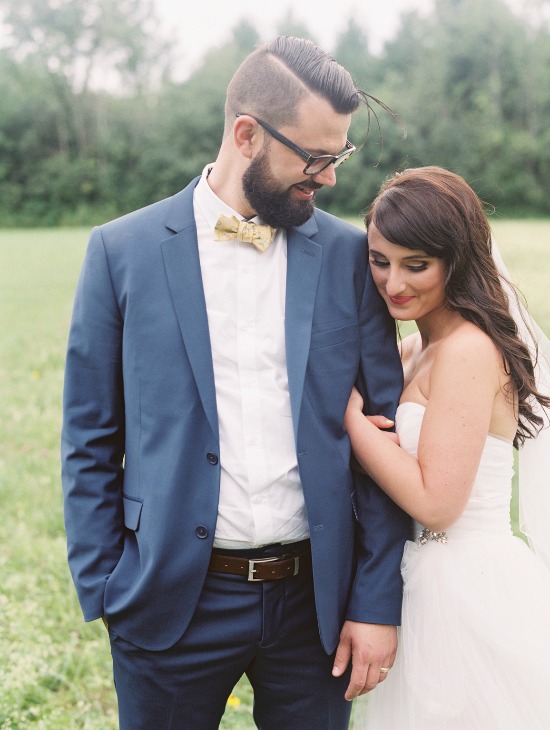 sweet-vintage-yellow-wedding