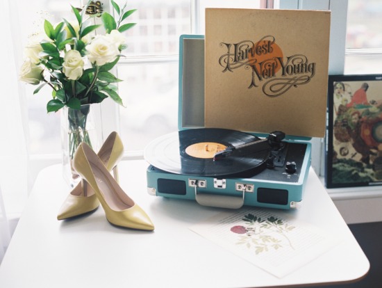 sweet-vintage-yellow-wedding